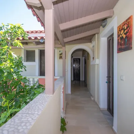 Zefiros By Sea Apartament *